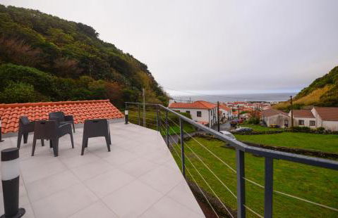 Flores Whale Watch House - Foto 17