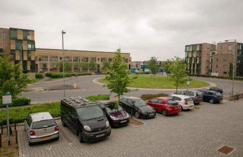 Modern & Exquisite Trumpington Townhouse with Parking & 5 mins to Papworth hospital - Foto 10