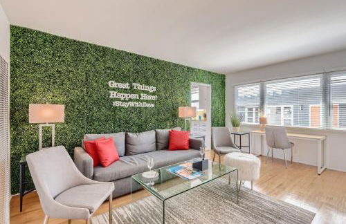 Walk to Beach - KING Apt In #1 Area - AB - Photo 4