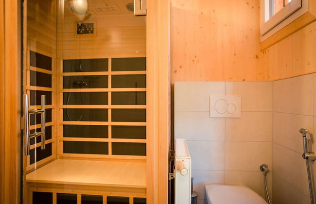 Spacious Chalet With hot tub - Foto 13