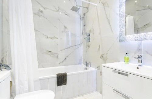 Stylish 2 Bed Apartment-Zone 2 - 10 Minutes to the heart of London- sleeps up 8 - Foto 18