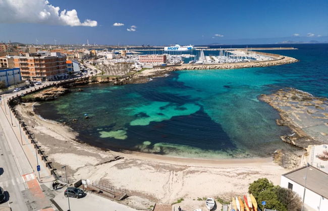 Breathtaking Seaview Apartment in Porto Torres - Foto 16