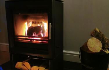 3 Bed Holiday Home in Llandeilo with log burner - Photo 7