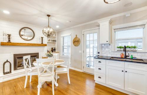 Screened Patio and Fire Pit Modern Westerville Home - Foto 4