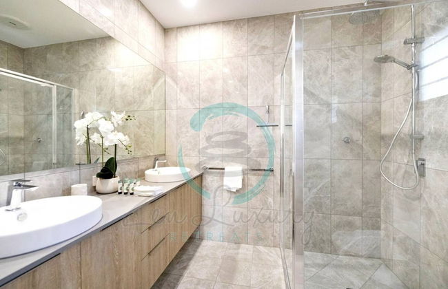 Urbanretreat Modern Outdoor Dining Backyard - Foto 22