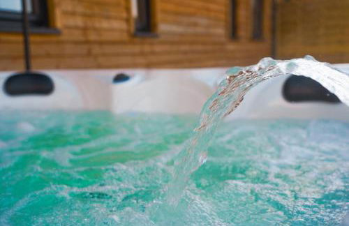 Moonlight Lodge - 4 bedroom Barn with Hot Tub! - Foto 19