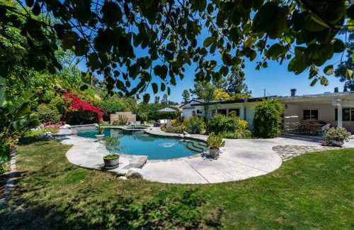 Newly remodeled home w pool & private back yard - Foto 8