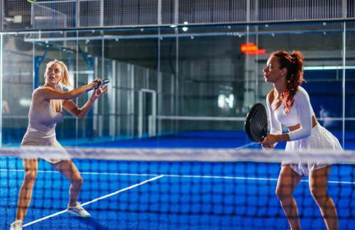 Studio with pool and sunrise view at 10 min beach walk - Foto 40