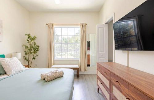 4 Bedroom 3 Full Bath Boho Oasis Saltwater Pool Near Downtown, North of Hyde Park Sleeps 12 Pets OK - Foto 20
