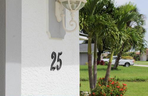 Paradise Home, Tranquil canal view 3-BDR in Golfers paradise - Foto 55