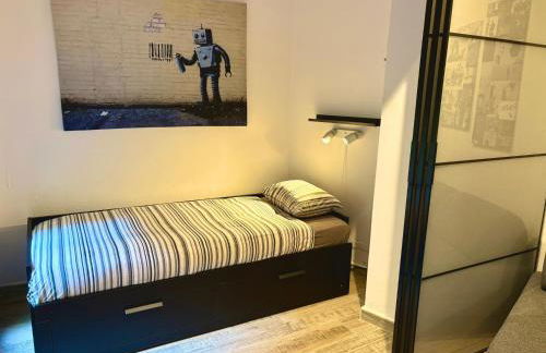 Urban Manesa city center apartment with private patio - Foto 11