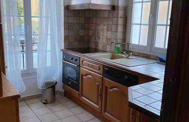 Maison chaleureuse en face de la forêt - proche INSEAD - Foto 2