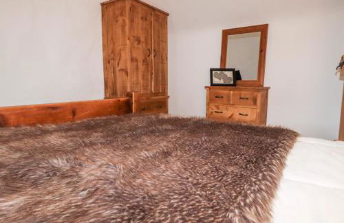 Bull Bach Old Smithy - Photo 16