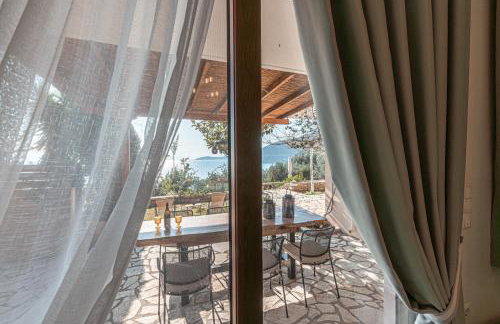 Paralio Astros Beachfront Suites - Photo 45