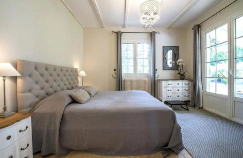 Spacious villa in Tourrettes-sur-Loup with Private Lake access Sleep 16 - Foto 15