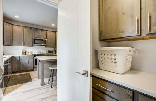 4BD Home w Rooftop Patio Fire Pit & Mountain Views - Foto 29