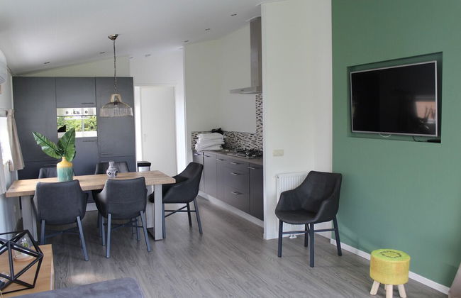 Charming Retreat for Your Escape - Photo 16