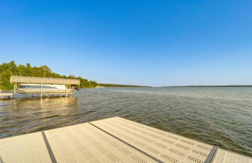 Scenic Cottage with Private Dock on Torch Lake - Foto 31