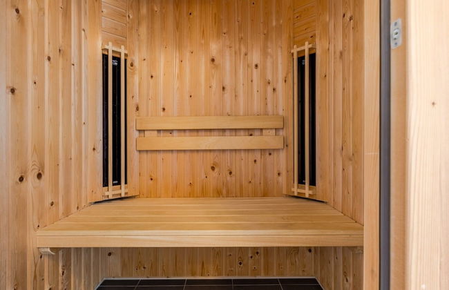 Beachside Villa + Sauna - Photo 17