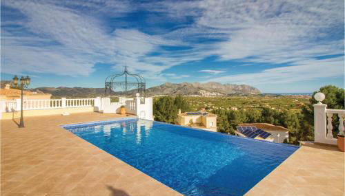 Three-Bedroom Apartment In Trullent - Photo 4