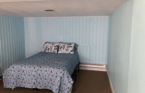 Beach Front on the Bay in our Rustic, Pet Friendly Cottage home - Photo 39