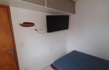 APTO PERTINHO DA PRAIA Internet 500mb e 3 Tvs 2 Quartos TV a cabo Estacionamento Tudo Perto - Foto 11
