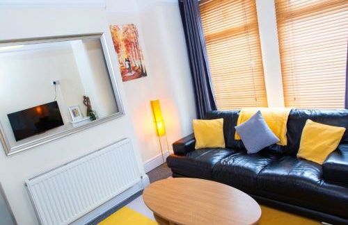 3 Bedroom House, Free Parking and Self Check In - Foto 22