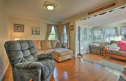 Steps to Cape Cod Canal Pet-Friendly Home - Foto 6