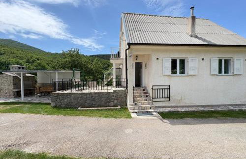VELEBITSKI ZAGRLJAJ RUKAVINE-mir iznad mora - Foto 1