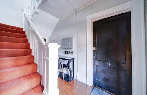 Retro 1BR in Elizabeth with Porch & Eclectic Design - Foto 42