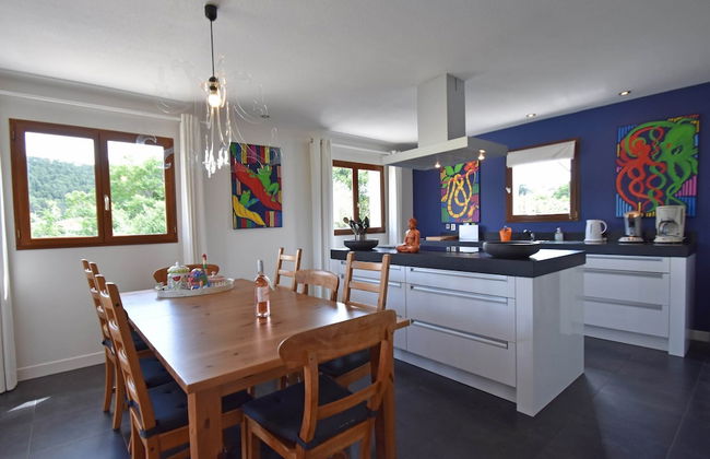 Villa With Heated Pool, Jacuzzi, Sports Field and Stunning Views - Photo 24