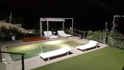 Villa con piscina privada, 2 jacuzzis y barbacoa - Photo 3