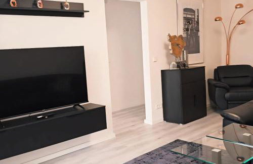 Familienfreundliche geräumige Design-Wohnung mit Balkon im Zentrum - APOLONIAliving - Foto 38