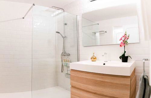 Cozy Suite next to Plaza del Ayuntamiento - Photo 15