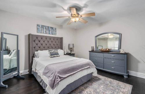 Quaint house, king bed 2min from down town - Photo 23