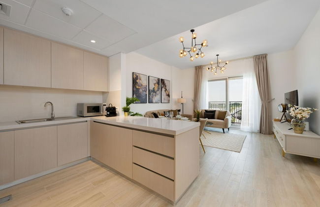 Chic Apt on Yas Island cls to ALL Main Attractions - Photo 2