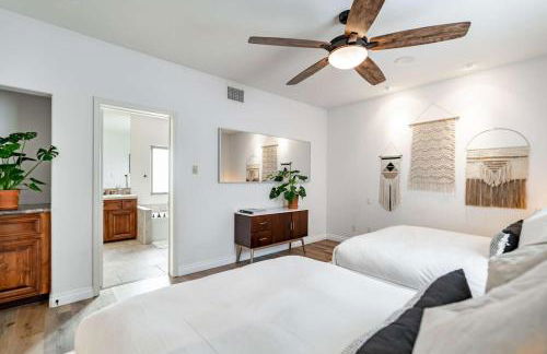 Your Home in San Diego - Two-car Garage - Foto 57