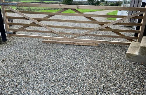 Plumstone view hot tub lodge in Pembrokeshire - Photo 4