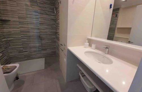 Espectacular Planta Baja con terraza y parking a 5 min de la playa - Foto 16