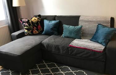 Stunning pied-a-terre moments from the water. - Photo 10