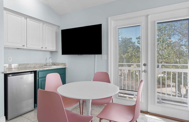 Steps to Beach! Arcade Game Room, Pool + Hot Tub Calico Scallop by Avantstay - Foto 52