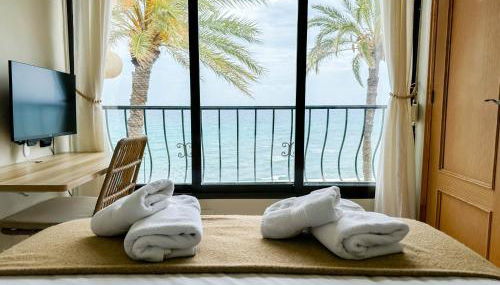 Orilla de Mar: Vistas de ensueño en Cala Almadraba - Photo 4