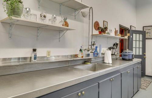 5 Mi to Hillsboro Vintage-Style Home with Fire Pit - Foto 8