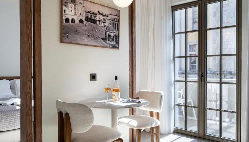 Volaka Luxury Suites - Photo 4