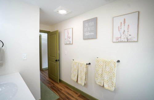 Historic Sears River Home (Main Level) on 10 Acres - Foto 61