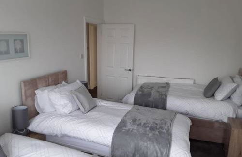 Spacious Comfortable house close to Etihad+parking - Foto 15