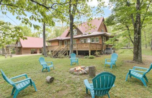 Wooded Retreat with game area and hot tub - Foto 33