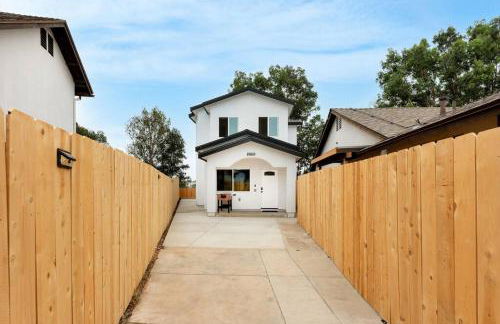 Urban Retreat Fun Relax Self Check-In Hot Tub Foosball Fire Pit Cornhole - Photo 25