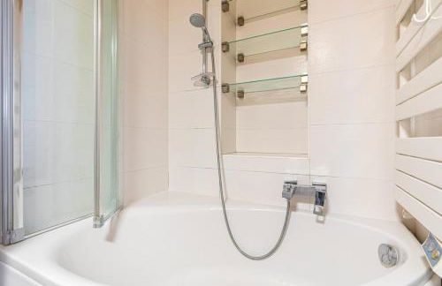 GuestReady - Contemporary Apt in the 20th Arr - Photo 15