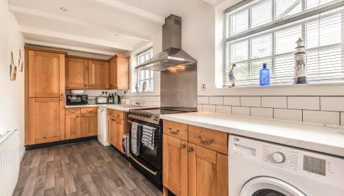 Cottage - Sleeps 6 - Pet Friendly - Patio - Foto 5